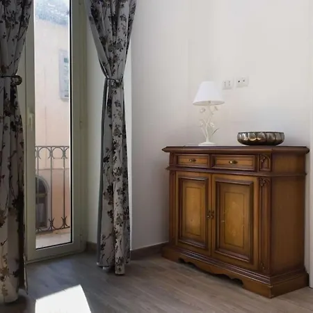 Centrale, Luminosa, Elegante